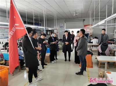 計算機(jī)技術(shù)培訓(xùn)鋪就致富路——中央、省級媒體探訪東阿縣大店子村