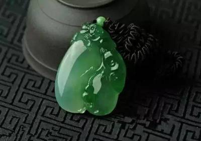 “燈下不觀玉” 翡翠行話背后的科學(xué)與智慧